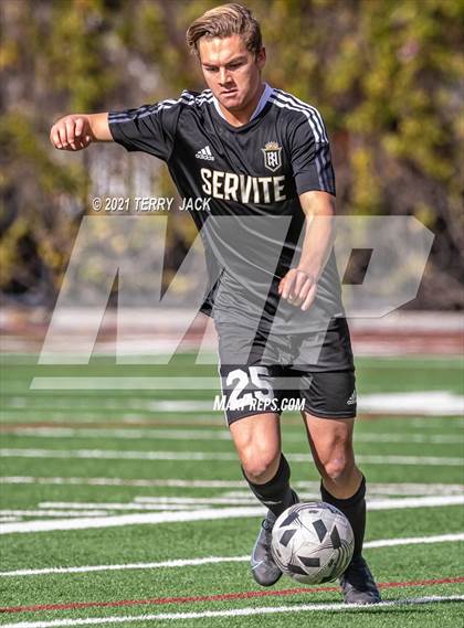 Thumbnail 2 in Servite vs. St. Paul's photogallery.