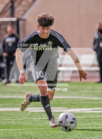 Thumbnail 2 in Servite vs. St. Paul's photogallery.
