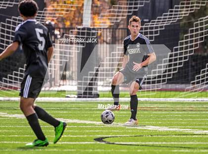Thumbnail 2 in Servite vs. St. Paul's photogallery.