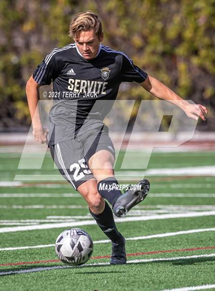 Thumbnail 2 in Servite vs. St. Paul's photogallery.
