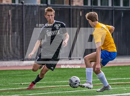 Thumbnail 2 in Servite vs. St. Paul's photogallery.