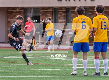 Thumbnail 2 in Servite vs. St. Paul's photogallery.