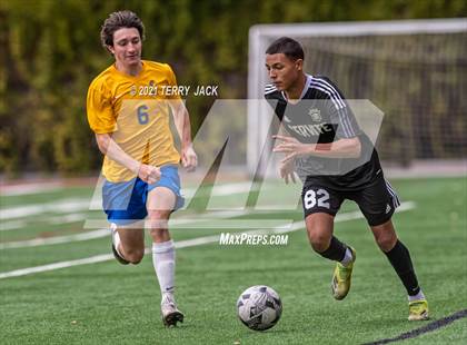 Thumbnail 2 in Servite vs. St. Paul's photogallery.