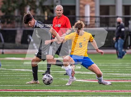 Thumbnail 3 in Servite vs. St. Paul's photogallery.