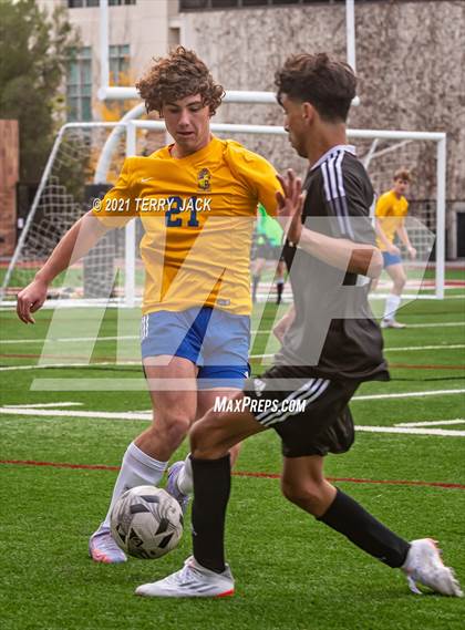Thumbnail 3 in Servite vs. St. Paul's photogallery.