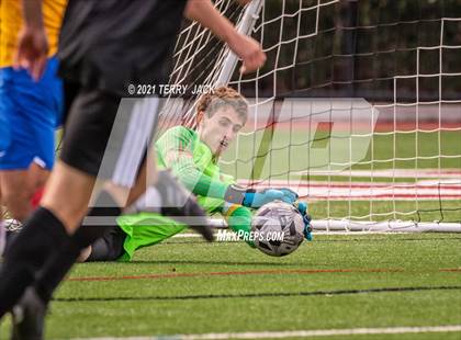 Thumbnail 3 in Servite vs. St. Paul's photogallery.