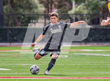 Thumbnail 3 in Servite vs. St. Paul's photogallery.