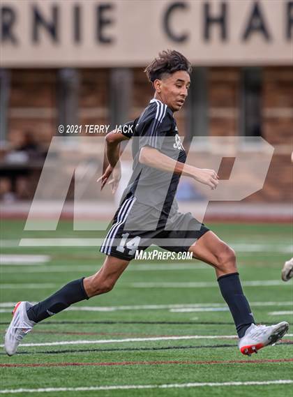 Thumbnail 1 in Servite vs. St. Paul's photogallery.
