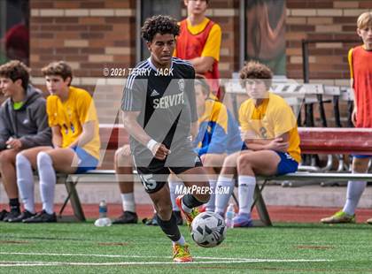 Thumbnail 2 in Servite vs. St. Paul's photogallery.