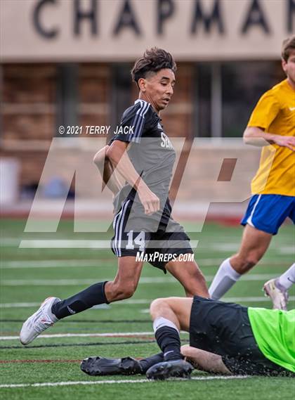 Thumbnail 2 in Servite vs. St. Paul's photogallery.