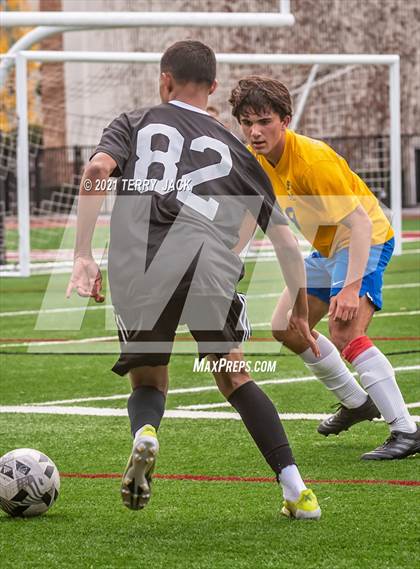 Thumbnail 1 in Servite vs. St. Paul's photogallery.
