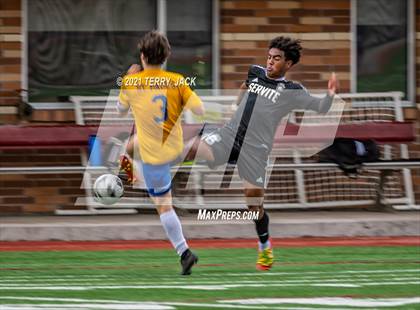 Thumbnail 2 in Servite vs. St. Paul's photogallery.
