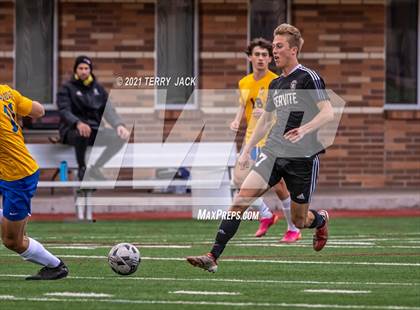 Thumbnail 2 in Servite vs. St. Paul's photogallery.