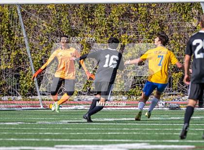 Thumbnail 3 in Servite vs. St. Paul's photogallery.