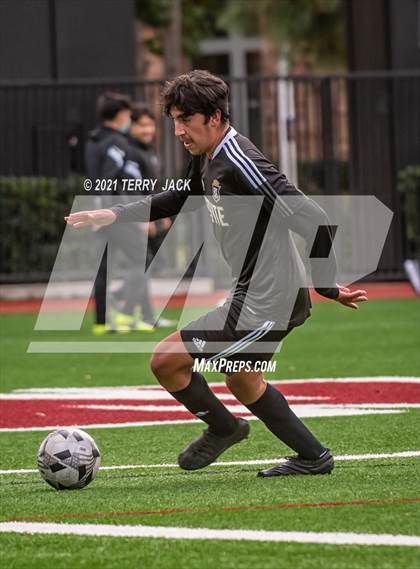 Thumbnail 2 in Servite vs. St. Paul's photogallery.
