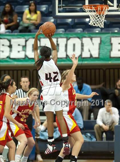 Thumbnail 3 in Cathedral Catholic vs Mount Miguel (CIF SDS D3 Final) photogallery.