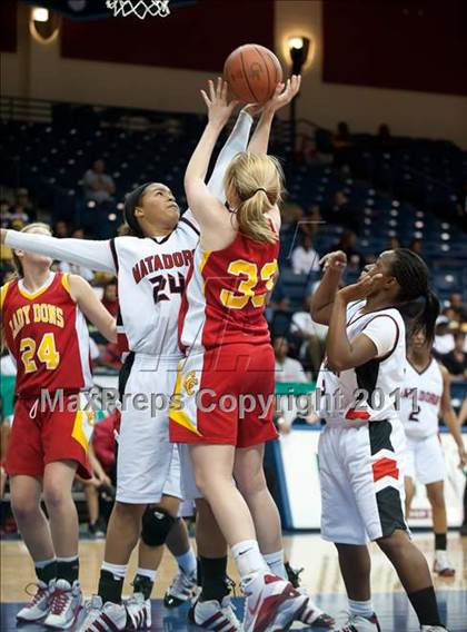 Thumbnail 1 in Cathedral Catholic vs Mount Miguel (CIF SDS D3 Final) photogallery.