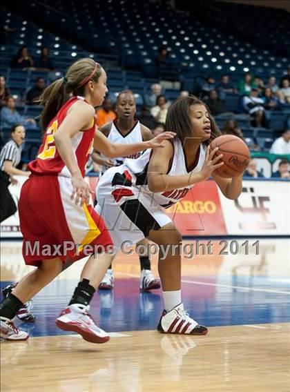 Thumbnail 2 in Cathedral Catholic vs Mount Miguel (CIF SDS D3 Final) photogallery.
