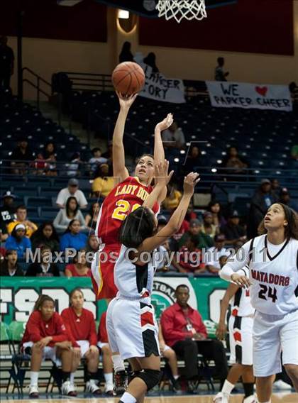 Thumbnail 2 in Cathedral Catholic vs Mount Miguel (CIF SDS D3 Final) photogallery.