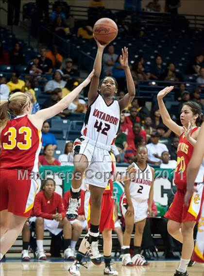 Thumbnail 2 in Cathedral Catholic vs Mount Miguel (CIF SDS D3 Final) photogallery.