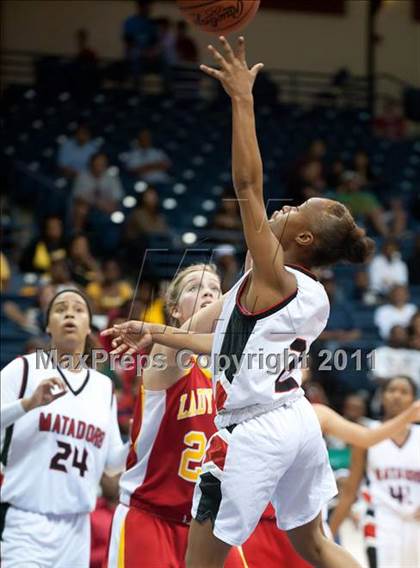 Thumbnail 3 in Cathedral Catholic vs Mount Miguel (CIF SDS D3 Final) photogallery.