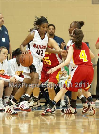 Thumbnail 2 in Cathedral Catholic vs Mount Miguel (CIF SDS D3 Final) photogallery.