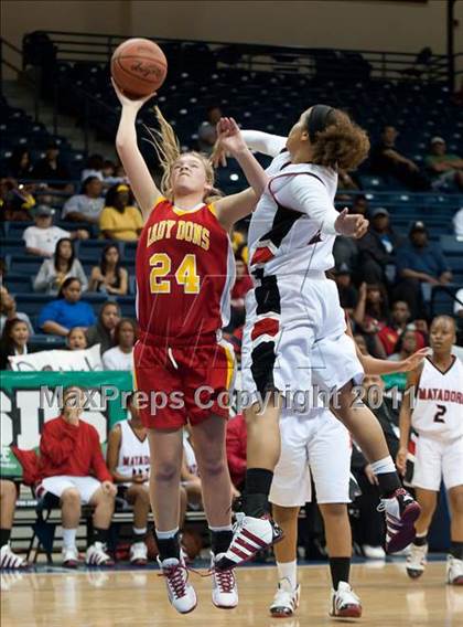 Thumbnail 3 in Cathedral Catholic vs Mount Miguel (CIF SDS D3 Final) photogallery.