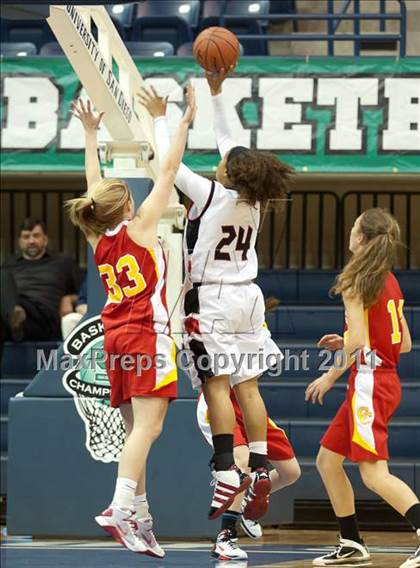 Thumbnail 2 in Cathedral Catholic vs Mount Miguel (CIF SDS D3 Final) photogallery.