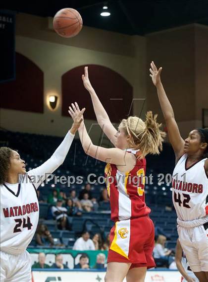 Thumbnail 1 in Cathedral Catholic vs Mount Miguel (CIF SDS D3 Final) photogallery.