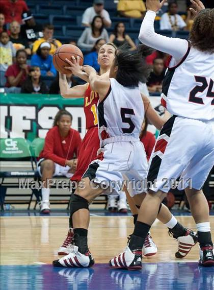 Thumbnail 1 in Cathedral Catholic vs Mount Miguel (CIF SDS D3 Final) photogallery.