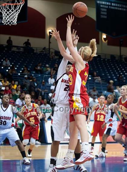 Thumbnail 2 in Cathedral Catholic vs Mount Miguel (CIF SDS D3 Final) photogallery.