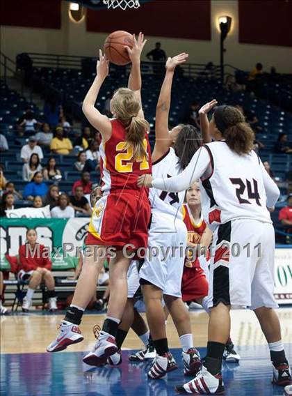Thumbnail 3 in Cathedral Catholic vs Mount Miguel (CIF SDS D3 Final) photogallery.