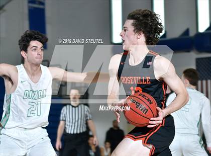 Thumbnail 2 in Roseville vs. Dixon (Les Curry Invitational) photogallery.