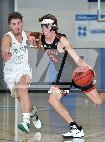 Thumbnail 3 in Roseville vs. Dixon (Les Curry Invitational) photogallery.