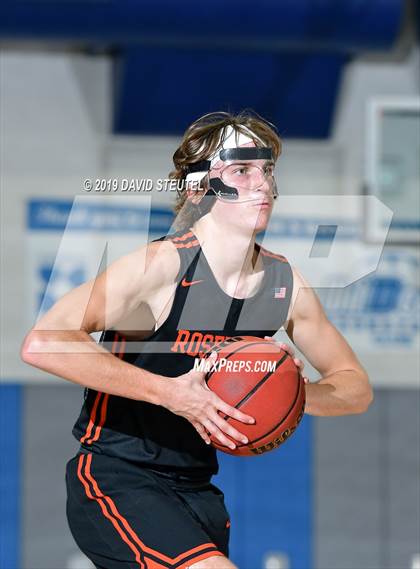 Thumbnail 3 in Roseville vs. Dixon (Les Curry Invitational) photogallery.