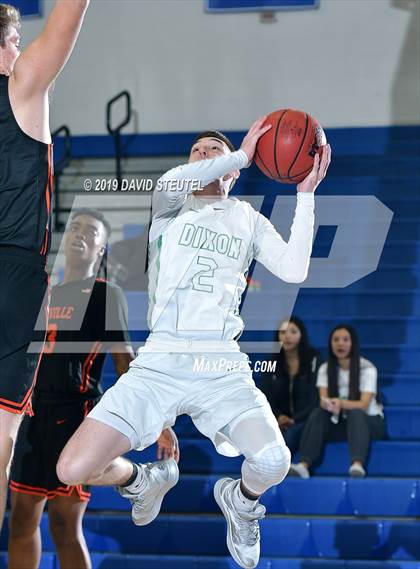 Thumbnail 1 in Roseville vs. Dixon (Les Curry Invitational) photogallery.