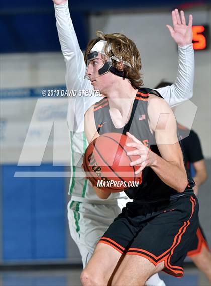 Thumbnail 2 in Roseville vs. Dixon (Les Curry Invitational) photogallery.