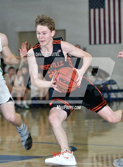 Thumbnail 1 in Roseville vs. Dixon (Les Curry Invitational) photogallery.