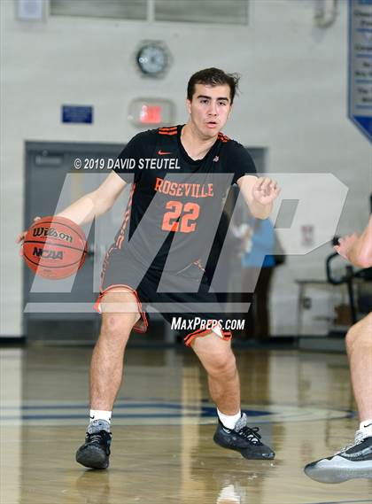 Thumbnail 1 in Roseville vs. Dixon (Les Curry Invitational) photogallery.
