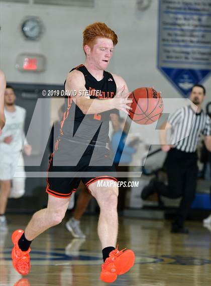 Thumbnail 1 in Roseville vs. Dixon (Les Curry Invitational) photogallery.