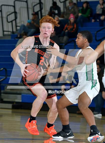 Thumbnail 1 in Roseville vs. Dixon (Les Curry Invitational) photogallery.