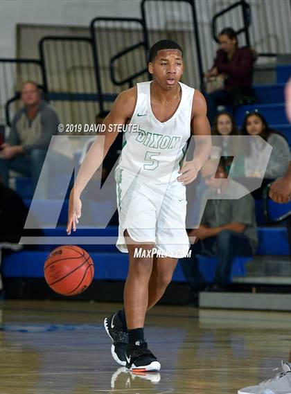 Thumbnail 2 in Roseville vs. Dixon (Les Curry Invitational) photogallery.