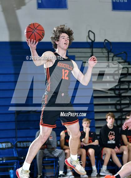 Thumbnail 1 in Roseville vs. Dixon (Les Curry Invitational) photogallery.