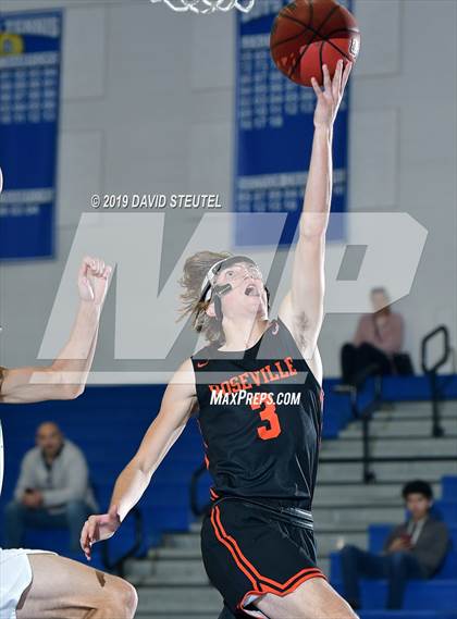 Thumbnail 2 in Roseville vs. Dixon (Les Curry Invitational) photogallery.