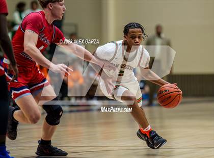 Thumbnail 3 in Veterans Memorial vs Sam Houston (UIL 5A Reg 4 Round 2) photogallery.