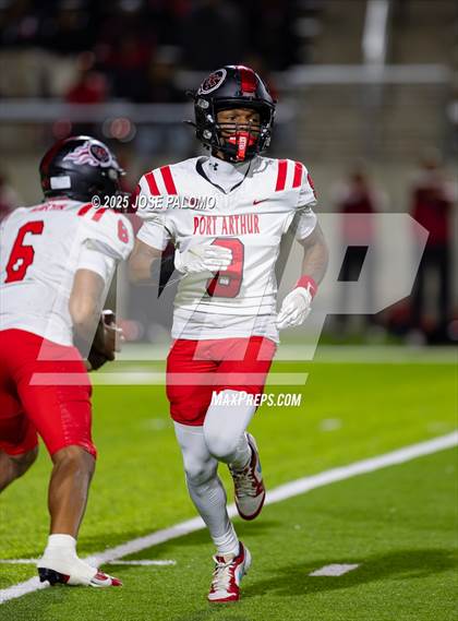 Thumbnail 3 in College Station vs. Port Arthur Memorial (UIL 5A D1 Football Regional) photogallery.