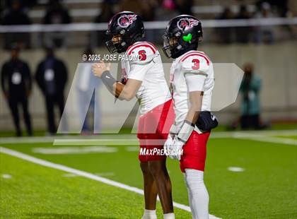 Thumbnail 3 in College Station vs. Port Arthur Memorial (UIL 5A D1 Football Regional) photogallery.