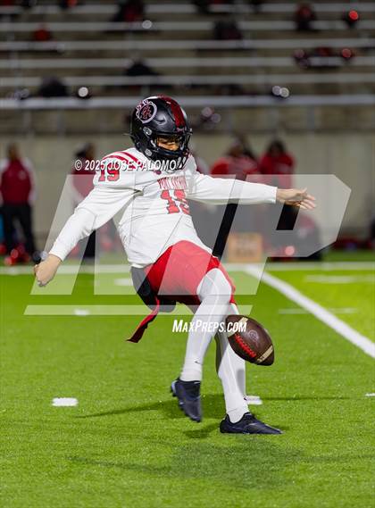 Thumbnail 2 in College Station vs. Port Arthur Memorial (UIL 5A D1 Football Regional) photogallery.