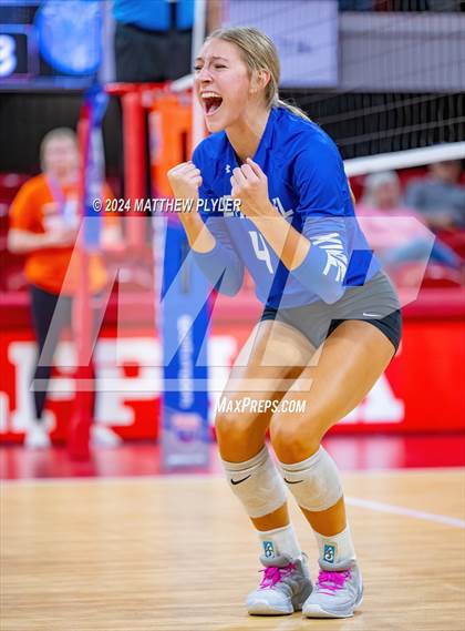 Thumbnail 3 in McMichael vs Seaforth (NCHSAA 2A Final) photogallery.