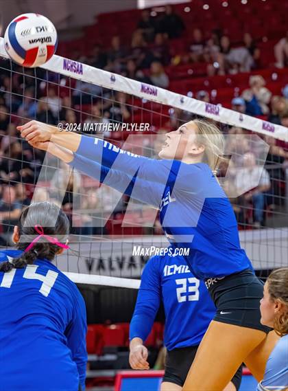 Thumbnail 1 in McMichael vs Seaforth (NCHSAA 2A Final) photogallery.